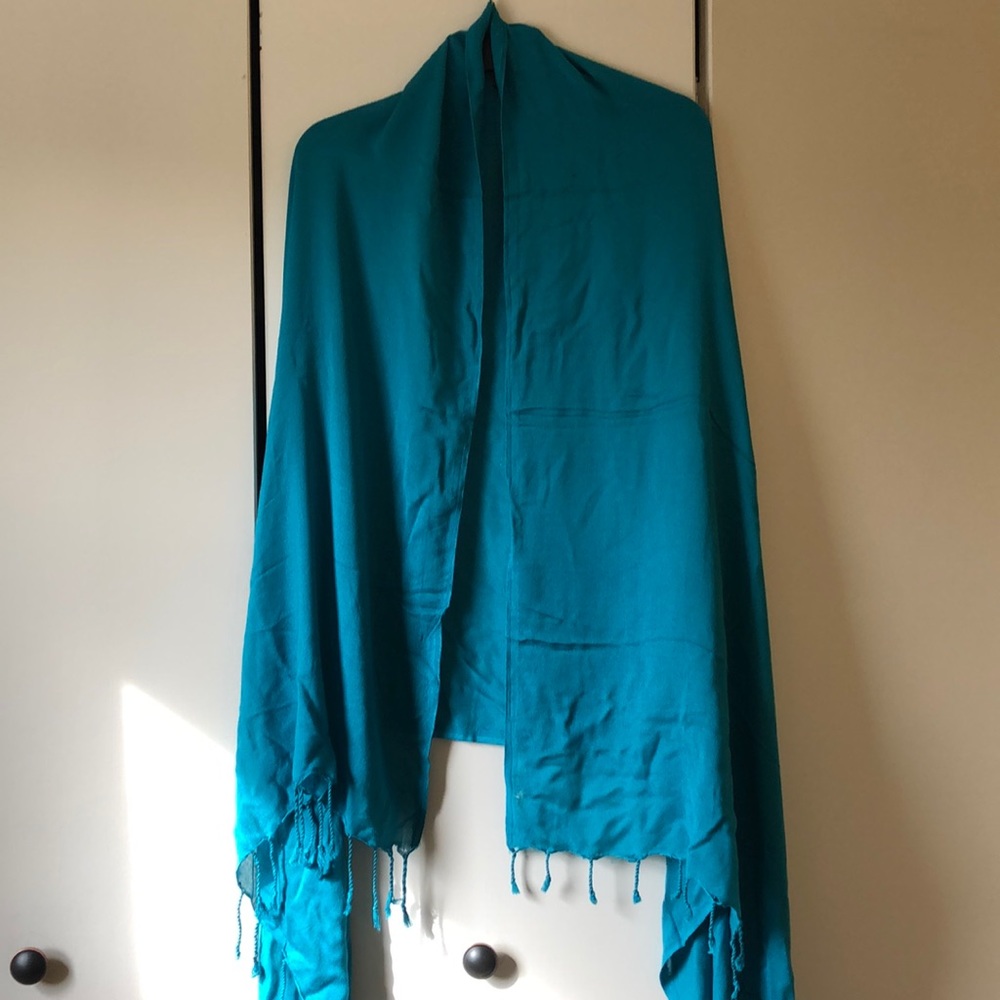 Large Teal Colored Wrap w/fringe